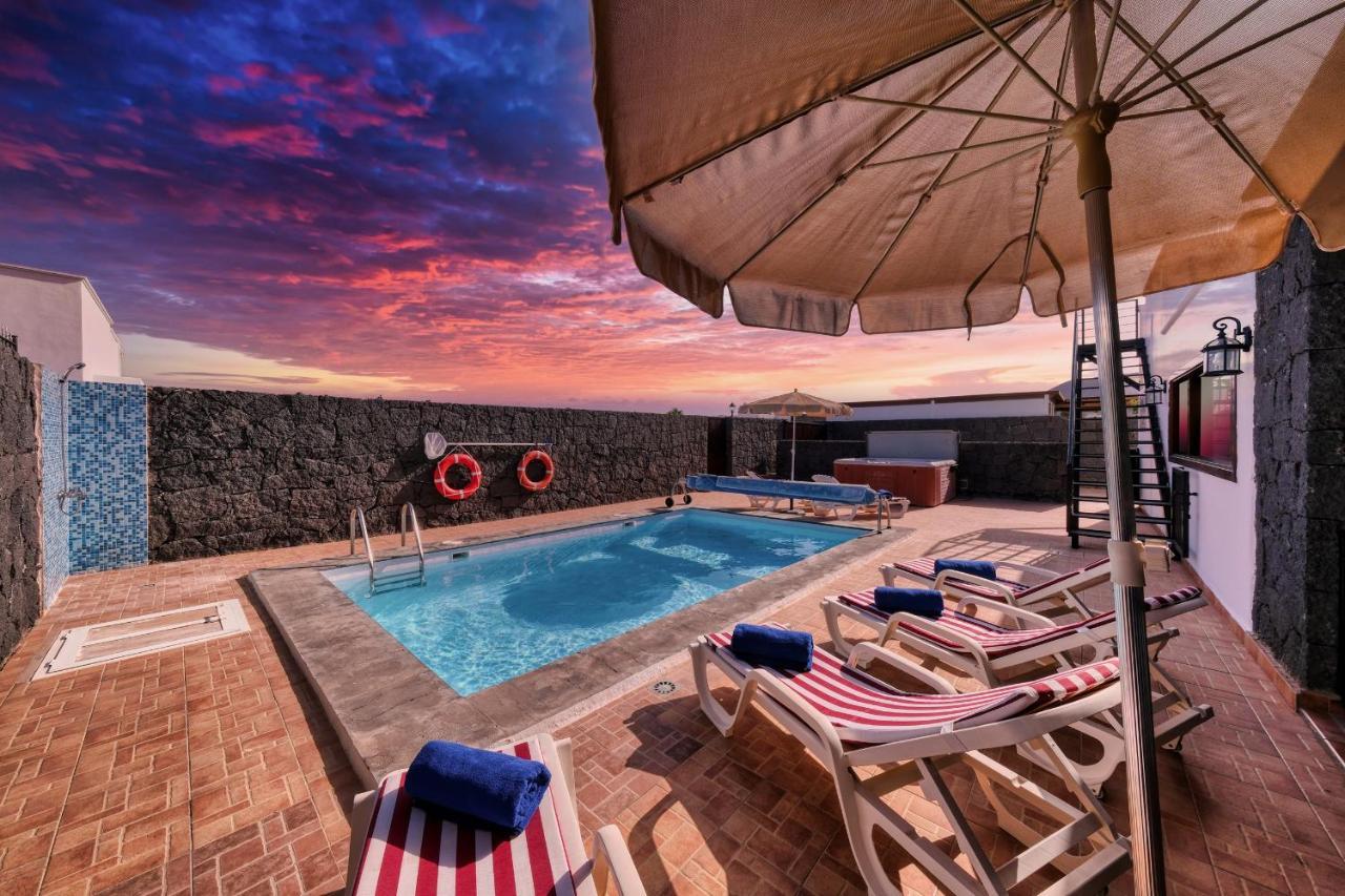 Villa Aurelia-Pool, Jacuzzi And Solarium Playa Blanca  Exterior photo