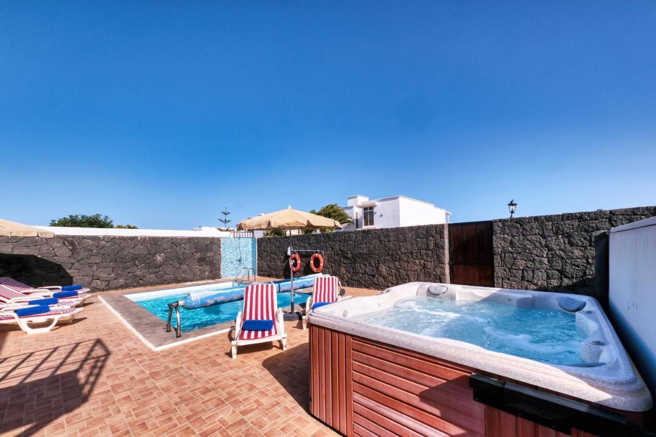 Villa Aurelia-Pool, Jacuzzi And Solarium Playa Blanca  Exterior photo